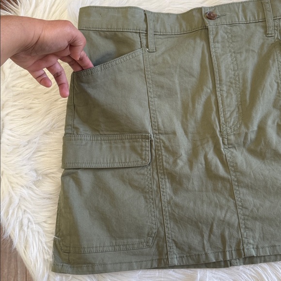 Gap Olive Green Cargo Pocket Mini Skirt Size 10 - Picture 3 of 14